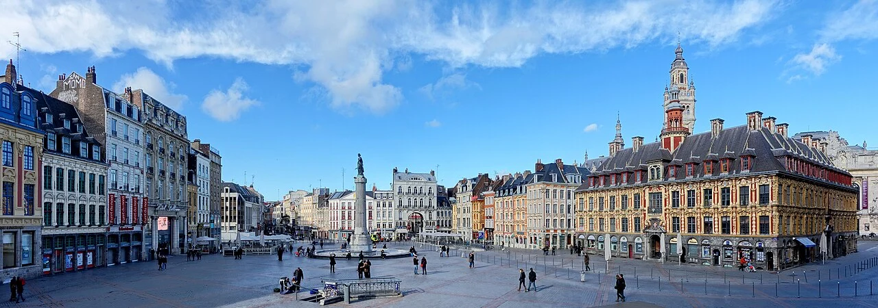 Vue de la Place du Général de Gaulle, lieu de rassemblement des habitants de Lille et d'ailleurs.