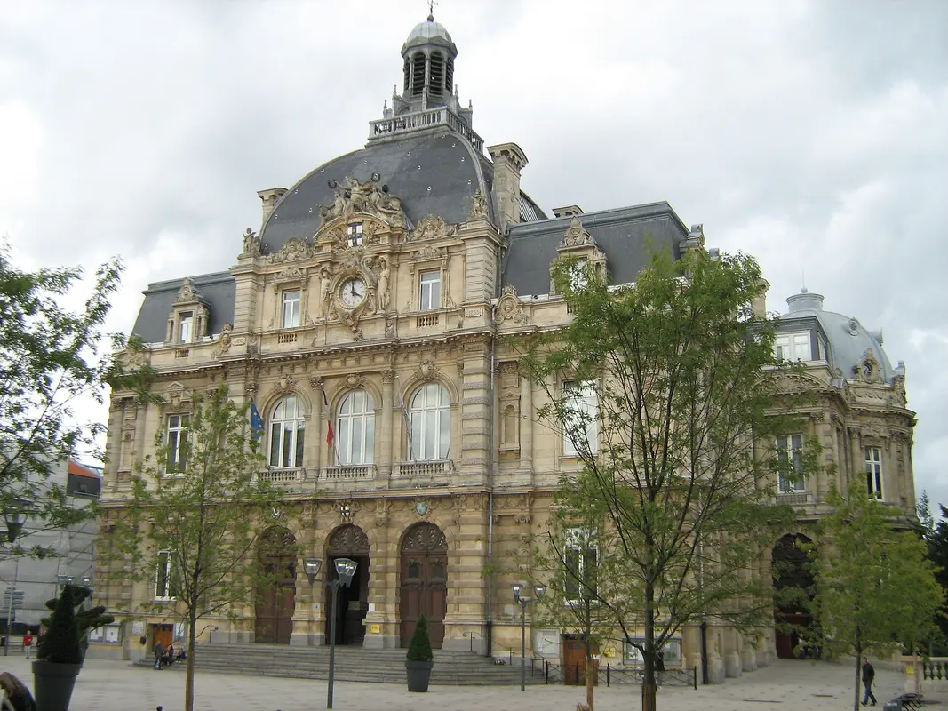 Les habtitants de Tourcoing adorent leur Hôtel de Ville, lieu emblématique des Tourquennois dans le Nord.